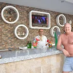호텔 아카르 4*