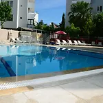 호텔 아카르 4*