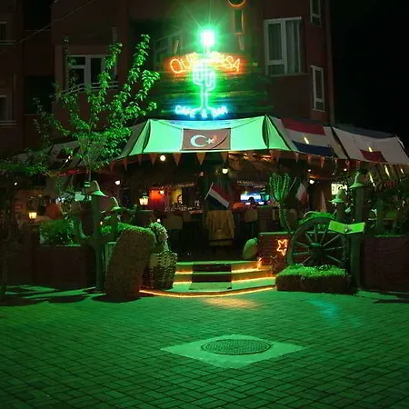 阿贾尔酒店