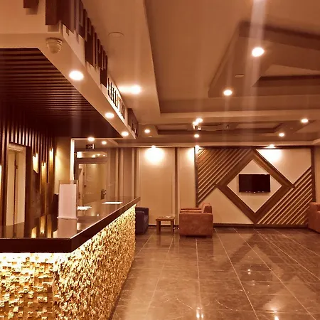 阿贾尔酒店 4*