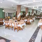 Готель Acar Аланія